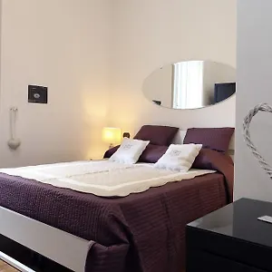 https://caracciolo-guest-house.it-romehotels.com