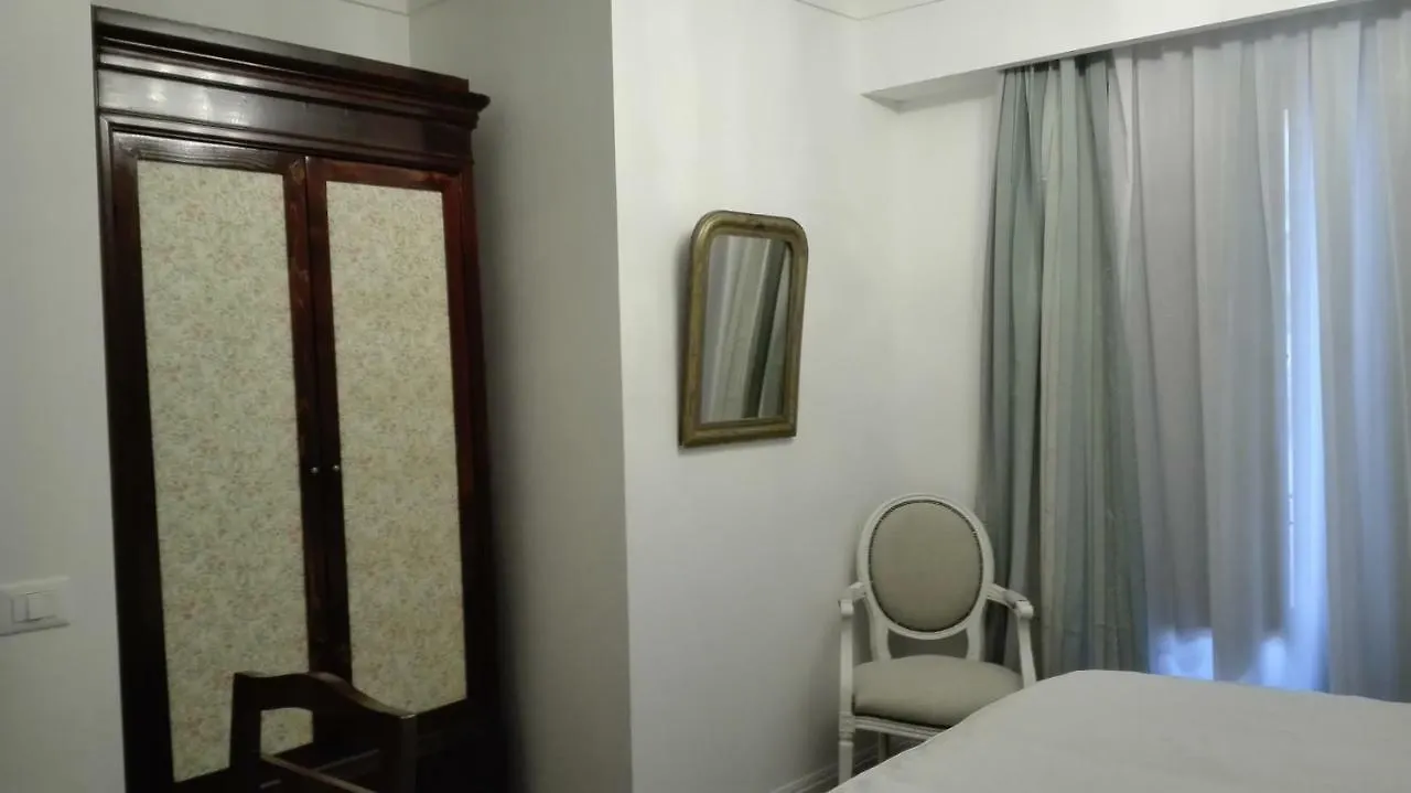 Demetra Rooms Palermo 3*,